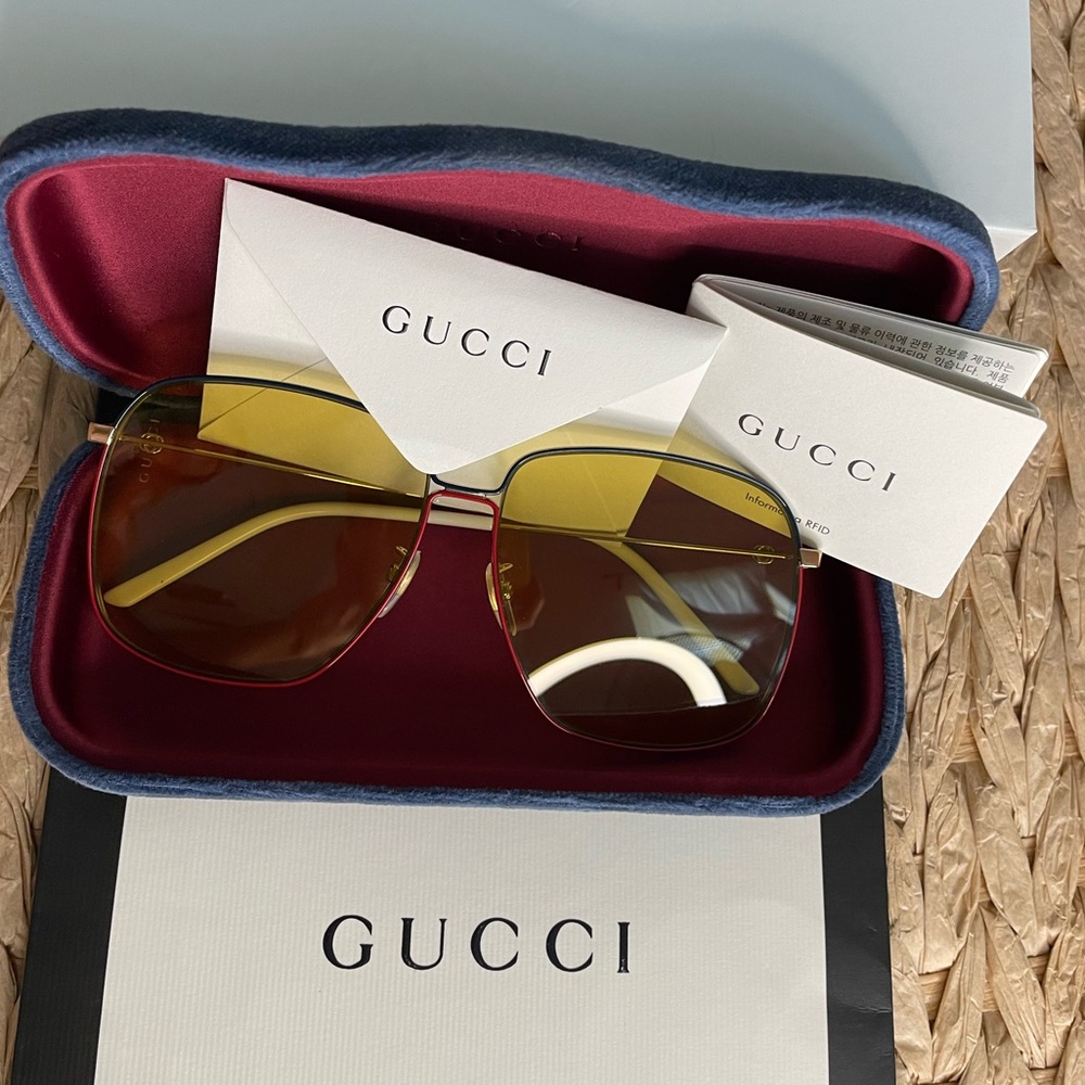 Gucci Sunglasses GG0443S